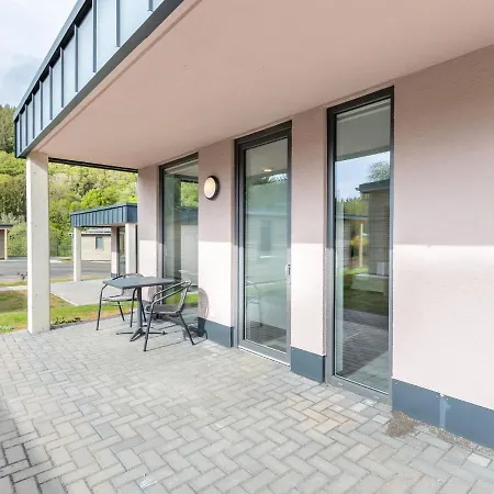 Holiday home Pleasant In Near The Lakebeach Hallschlag